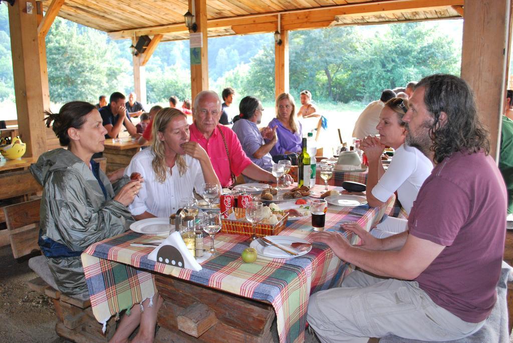 Rafting Camp Tara Center Tri Vodenice Bastasi Zimmer foto